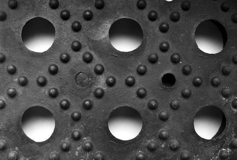 Super Strong z drenażem wypełnienie szczoteczkami co 2 oczko kolor szary